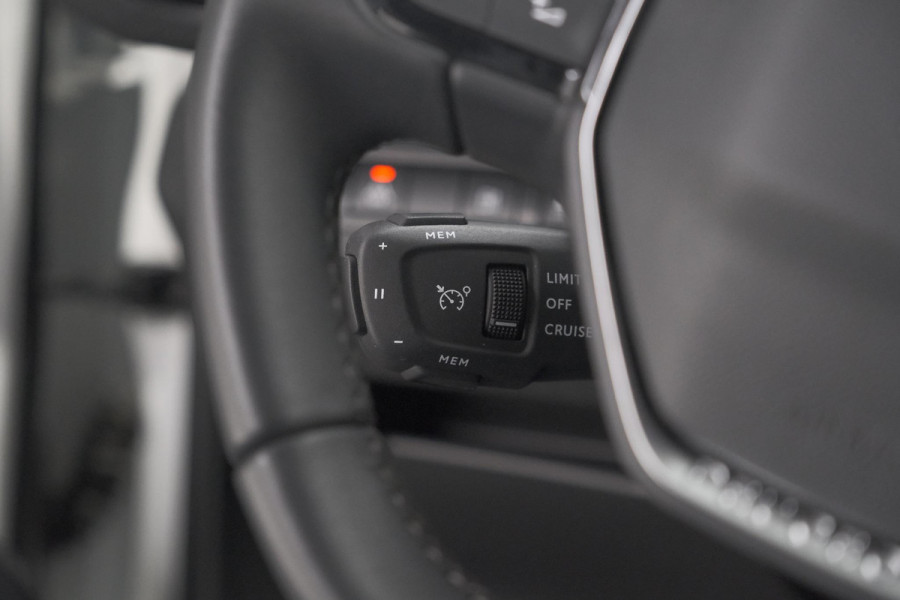 Peugeot 3008 1.6 Plug-in HYbrid 225 Allure | Camera | Dodehoekdetectie | Navigatie | Apple Carplay