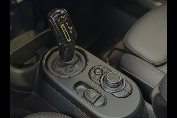 MINI Electric Camden Plus Edition 33 kWh(NL-auto, 1e Eig, Dealer OndH, Panorama, Harman/Kardon, Carplay, ParkeerSen, Navi Etc)