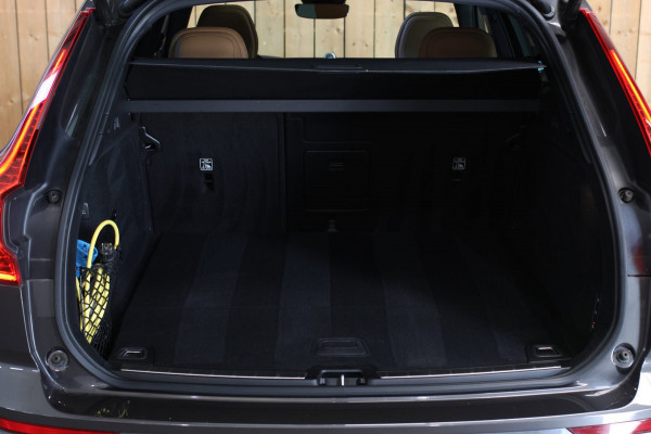 Volvo XC60 2.0 T8 Plug-in hybrid AWD Inscription *B&W*Pano*Massage*