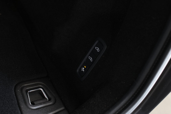 Volvo XC60 2.0 T8 Plug-in hybrid AWD Inscription *B&W*Pano*Massage*