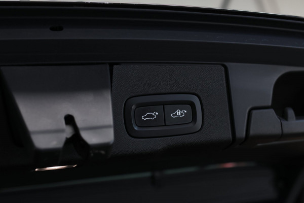Volvo XC60 2.0 T8 Plug-in hybrid AWD Inscription *B&W*Pano*Massage*