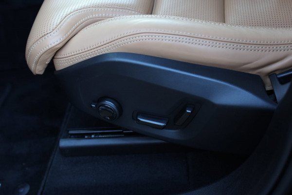Volvo XC60 2.0 T8 Plug-in hybrid AWD Inscription *B&W*Pano*Massage*