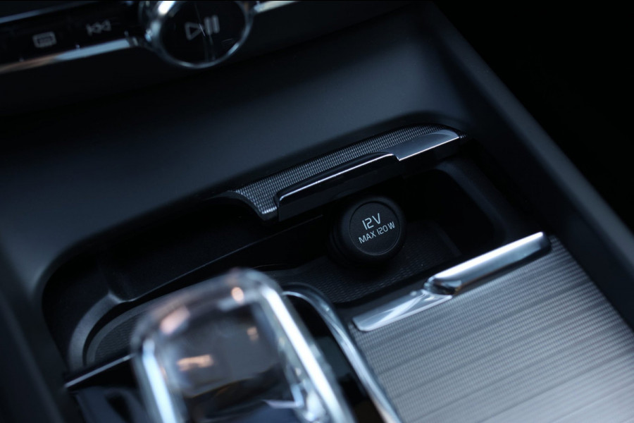 Volvo XC60 2.0 T8 Plug-in hybrid AWD Inscription *B&W*Pano*Massage*