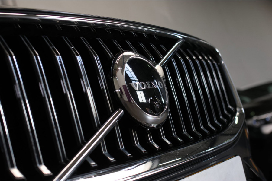 Volvo XC60 2.0 T8 Plug-in hybrid AWD Inscription *B&W*Pano*Massage*
