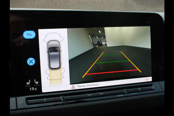 Volkswagen Golf 1.5 eTSI 150pk DSG R-Line Panorama dak Navigatie Apple Carplay/Android Auto Climate Control Camera Dab Extra Getint Glas Adaptieve Cruise Control Virtual Cockpit Lichtmetalen Velgen