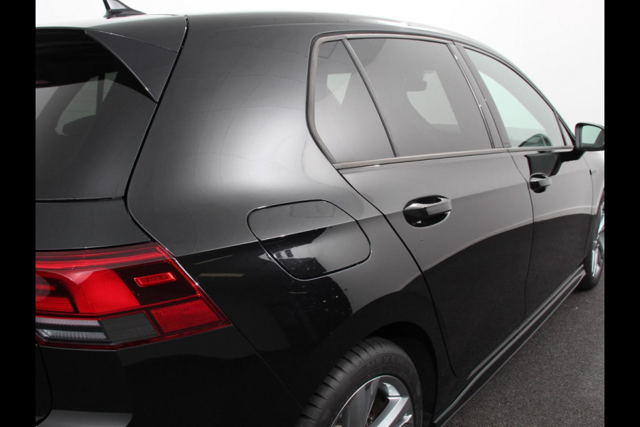 Volkswagen Golf 1.5 eTSI 150pk DSG R-Line Panorama dak Navigatie Apple Carplay/Android Auto Climate Control Camera Dab Extra Getint Glas Adaptieve Cruise Control Virtual Cockpit Lichtmetalen Velgen