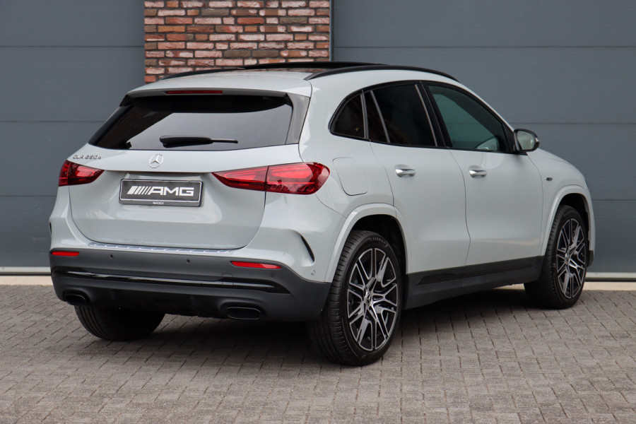 Mercedes-Benz GLA 250 e AMG Line | Panoramadak | Burmester | Distronic | Memory | Trekhaak | Camera | Sfeerverlichting | Dodehoekassistent |