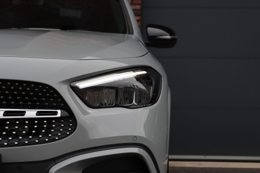 Mercedes-Benz GLA 250 e AMG Line | Panoramadak | Burmester | Distronic | Memory | Trekhaak | Camera | Sfeerverlichting | Dodehoekassistent |