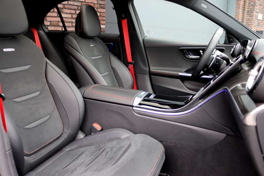 Mercedes-Benz C-Klasse AMG 43 4MATIC | 408pk | Achterasbesturing | Distronic+ | Carbon | Panoramadak | Sportpakket | HUD | Surround Camera | Digital Light | Burmester |  Luchtkwaliteitspakket |