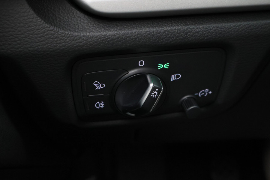 Audi A3 Limousine 30 TFSI Pro Line Leer, Airco, Bi-Xenon, Cruise, Navigatie, Bluetooth, PDC, 18''