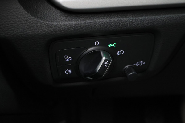 Audi A3 Limousine 30 TFSI Pro Line Leer, Airco, Bi-Xenon, Cruise, Navigatie, Bluetooth, PDC, 18''