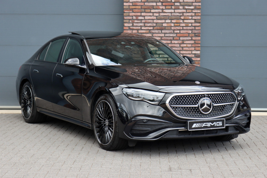 Mercedes-Benz E-Klasse 300 e AMG Line | Hyperscreen | Distronic+ | Massage | Zonnerollo's | Trekhaak | Soft-Close | Vlakkenverwarming | Stoelventilatie | HUD | Digital Light | Surround Camera |