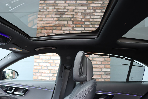 Mercedes-Benz E-Klasse 300 e AMG Line | Hyperscreen | Distronic+ | Massage | Zonnerollo's | Trekhaak | Soft-Close | Vlakkenverwarming | Stoelventilatie | HUD | Digital Light | Surround Camera |