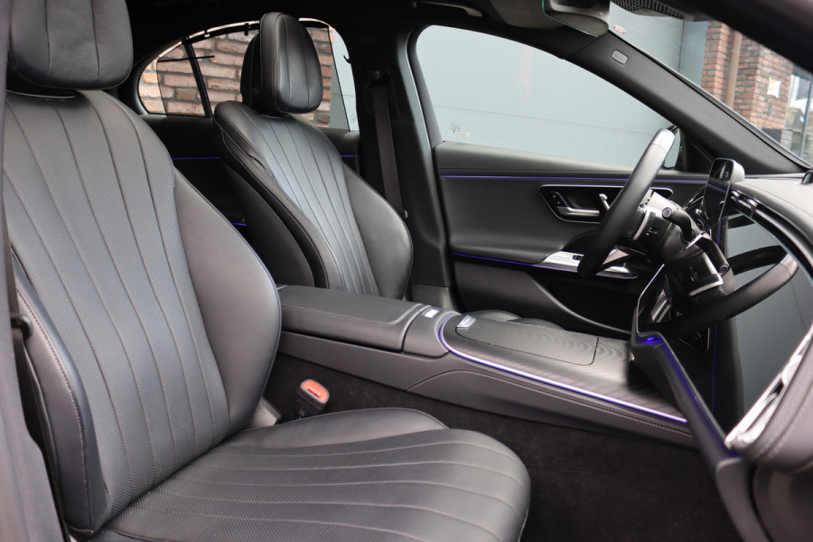 Mercedes-Benz E-Klasse 300 e AMG Line | Hyperscreen | Distronic+ | Massage | Zonnerollo's | Trekhaak | Soft-Close | Vlakkenverwarming | Stoelventilatie | HUD | Digital Light | Surround Camera |
