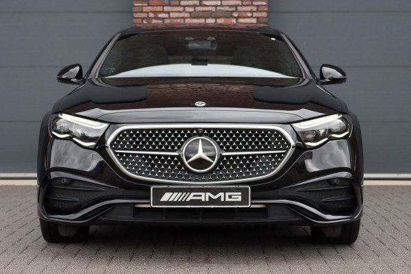 Mercedes-Benz E-Klasse 300 e AMG Line | Hyperscreen | Distronic+ | Massage | Zonnerollo's | Trekhaak | Soft-Close | Vlakkenverwarming | Stoelventilatie | HUD | Digital Light | Surround Camera |