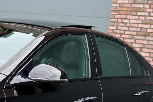 Mercedes-Benz E-Klasse 300 e AMG Line | Hyperscreen | Distronic+ | Massage | Zonnerollo's | Trekhaak | Soft-Close | Vlakkenverwarming | Stoelventilatie | HUD | Digital Light | Surround Camera |