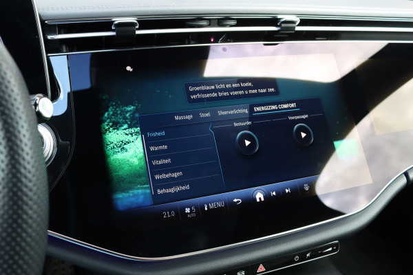 Mercedes-Benz E-Klasse 300 e AMG Line | Hyperscreen | Distronic+ | Massage | Zonnerollo's | Trekhaak | Soft-Close | Vlakkenverwarming | Stoelventilatie | HUD | Digital Light | Surround Camera |