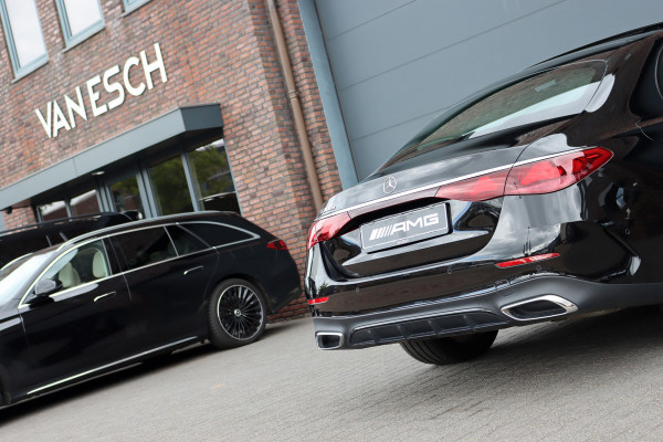 Mercedes-Benz E-Klasse 300 e AMG Line | Hyperscreen | Distronic+ | Massage | Zonnerollo's | Trekhaak | Soft-Close | Vlakkenverwarming | Stoelventilatie | HUD | Digital Light | Surround Camera |