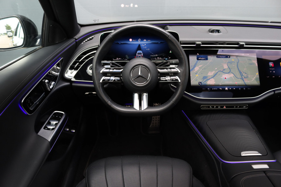 Mercedes-Benz E-Klasse 300 e AMG Line | Hyperscreen | Distronic+ | Massage | Zonnerollo's | Trekhaak | Soft-Close | Vlakkenverwarming | Stoelventilatie | HUD | Digital Light | Surround Camera |