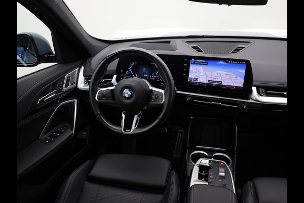 BMW X1 sDrive18i | M-Sport | Pano | Memory | 360 Camera | Head Up | Keyless | Harman/ Kardon | Prijs Rijklaar !!
