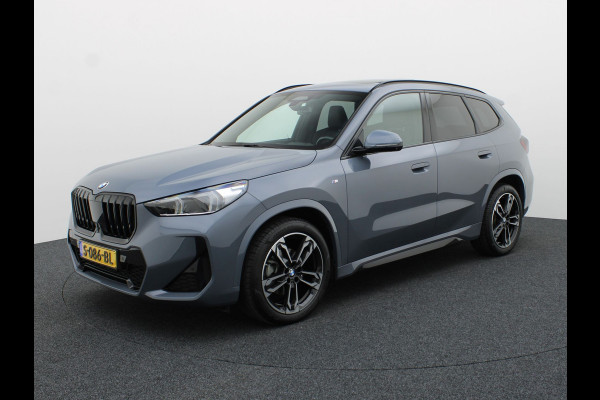 BMW X1 sDrive18i | M-Sport | Pano | Memory | 360 Camera | Head Up | Keyless | Harman/ Kardon | Prijs Rijklaar !!