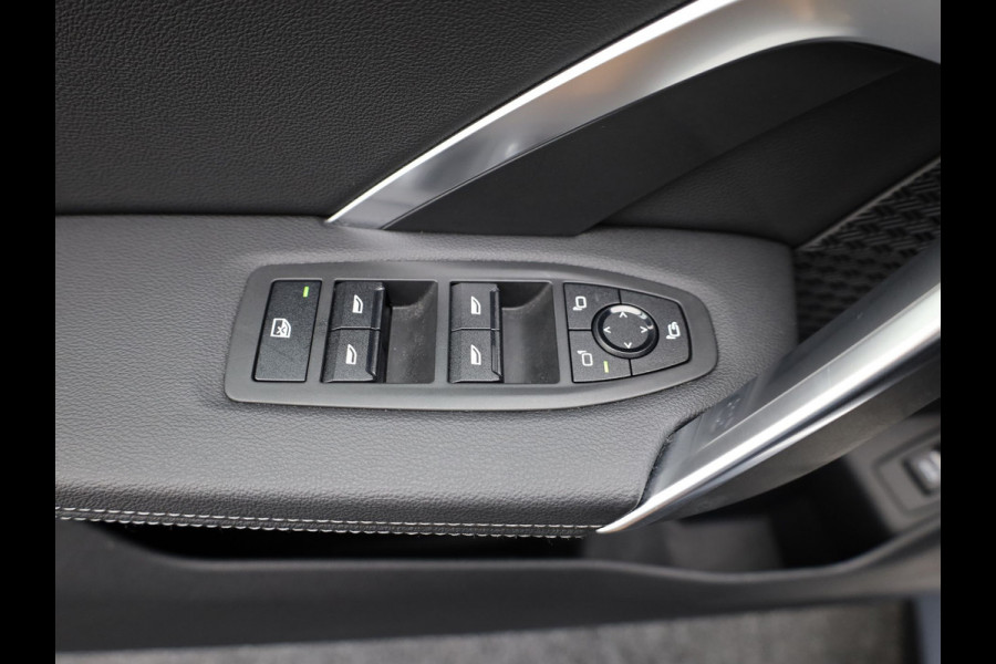 BMW X1 sDrive18i | M-Sport | Pano | Memory | 360 Camera | Head Up | Keyless | Harman/ Kardon | Prijs Rijklaar !!