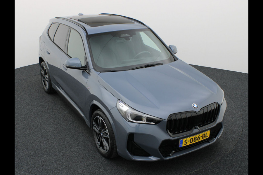 BMW X1 sDrive18i | M-Sport | Pano | Memory | 360 Camera | Head Up | Keyless | Harman/ Kardon | Prijs Rijklaar !!