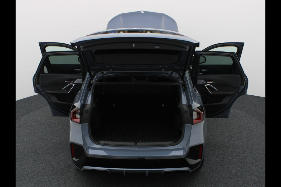 BMW X1 sDrive18i | M-Sport | Pano | Memory | 360 Camera | Head Up | Keyless | Harman/ Kardon | Prijs Rijklaar !!