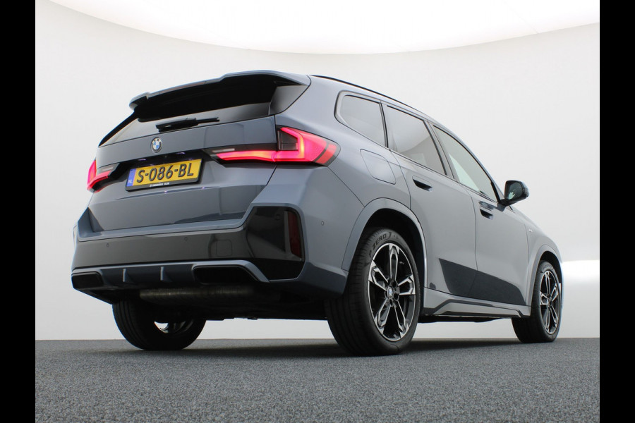 BMW X1 sDrive18i | M-Sport | Pano | Memory | 360 Camera | Head Up | Keyless | Harman/ Kardon | Prijs Rijklaar !!