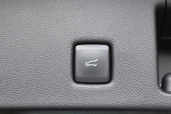 Ford Kuga 2.5 PHEV ST-Line X | Elek. Trekhaak | Adaptieve cruise | Head up | BLIS