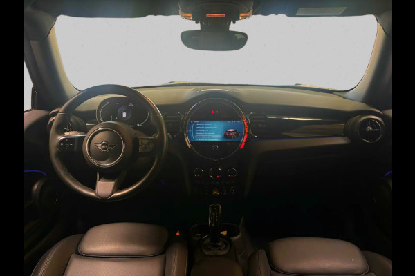 MINI Electric Camden Edition 33 kWh (NL-auto, 1e Eig, Dealer OndH, Carplay, StoelV, PDC, Navi, Climate Con, Cruise Con, Etc)