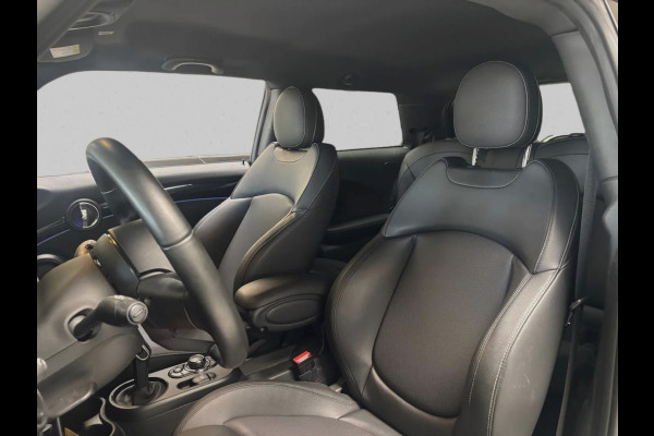 MINI Electric Camden Edition 33 kWh (NL-auto, 1e Eig, Dealer OndH, Carplay, StoelV, PDC, Navi, Climate Con, Cruise Con, Etc)