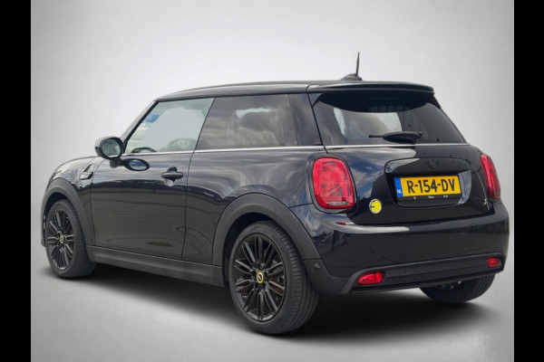 MINI Electric Camden Edition 33 kWh (NL-auto, 1e Eig, Dealer OndH, Carplay, StoelV, PDC, Navi, Climate Con, Cruise Con, Etc)