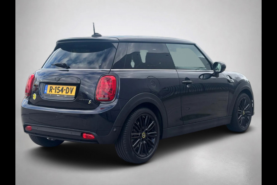 MINI Electric Camden Edition 33 kWh (NL-auto, 1e Eig, Dealer OndH, Carplay, StoelV, PDC, Navi, Climate Con, Cruise Con, Etc)
