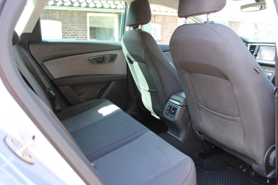 Seat Leon ST 1.2 TSI Style Business NAVI FULL LED CAMERA TREKHAAK 99000KM!!!