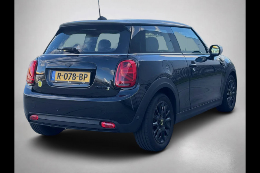 MINI Electric MINI Yours 33 kWh (NL-auto, 1e Eig, BTW, Carplay, Climate Con, Navi, Parkeersensor, Etc)