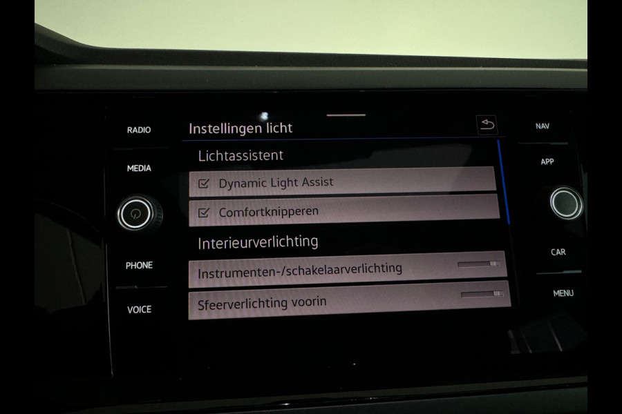 Volkswagen Polo 1.0 TSI R-Line Pano|Stoelverwarming|Lane Assist|Alcantara|IQ
