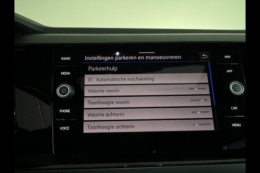 Volkswagen Polo 1.0 TSI R-Line Pano|Stoelverwarming|Lane Assist|Alcantara|IQ