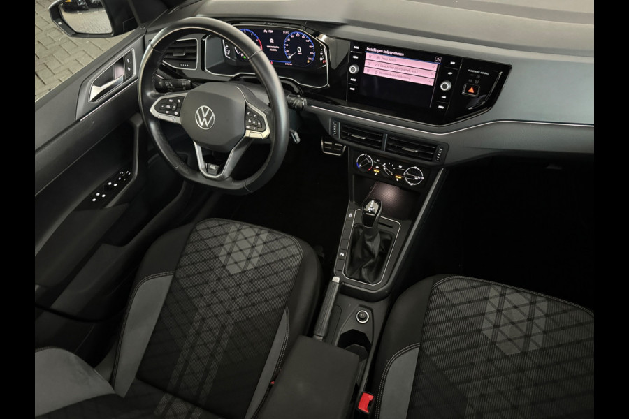 Volkswagen Polo 1.0 TSI R-Line Pano|Stoelverwarming|Lane Assist|Alcantara|IQ