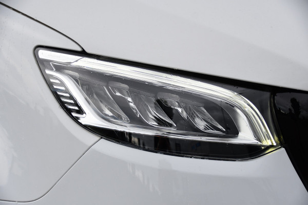 Mercedes-Benz Sprinter 319 V6 3.0 CDI L2H1 RWD AMG Edition Camera, Cruise, Carplay, LED, 10,5'' Mbux, 3500kg Trekhaak, Standkachel, Multimedia, Stoelverwarming, Automaat, Uniek!