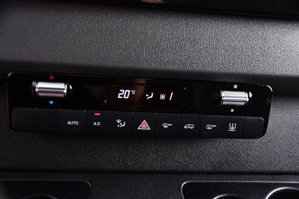 Mercedes-Benz Sprinter 319 V6 3.0 CDI L2H1 RWD AMG Edition Camera, Cruise, Carplay, LED, 10,5'' Mbux, 3500kg Trekhaak, Standkachel, Multimedia, Stoelverwarming, Automaat, Uniek!