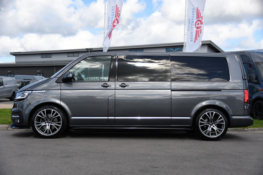 Volkswagen Transporter 2.0 TDI L2H1 32 DC Caravelle Virtual, Adaptieve Cruise, Carplay, LED, Leder, 2 x Electrische deur, Automaat, Clima, Stoelverwarming, Uniek! Bulli / Highline
