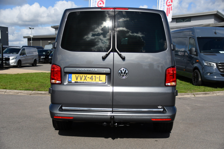 Volkswagen Transporter 2.0 TDI L2H1 32 DC Caravelle Virtual, Adaptieve Cruise, Carplay, LED, Leder, 2 x Electrische deur, Automaat, Clima, Stoelverwarming, Uniek! Bulli / Highline