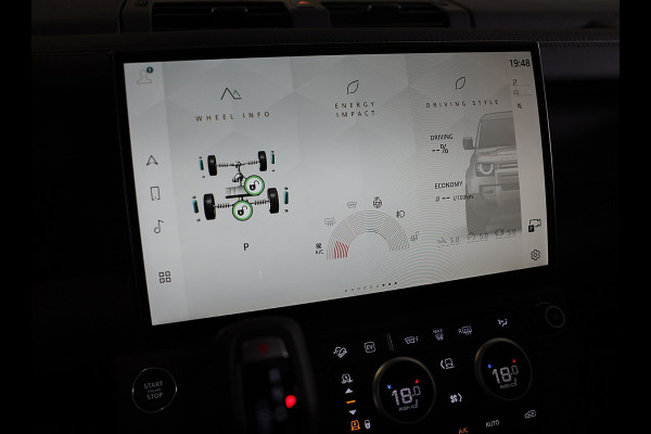 Land Rover Defender 110 2.0 P300e 110 X-Dynamic SE / FACELIFT / Head Up / Memory / Elek Stoelen / Acc / 360 Camera / Open Pano