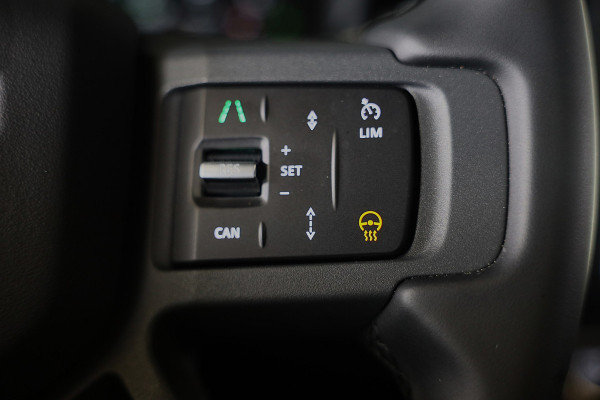Land Rover Defender 110 2.0 P300e 110 X-Dynamic SE / FACELIFT / Head Up / Memory / Elek Stoelen / Acc / 360 Camera / Open Pano
