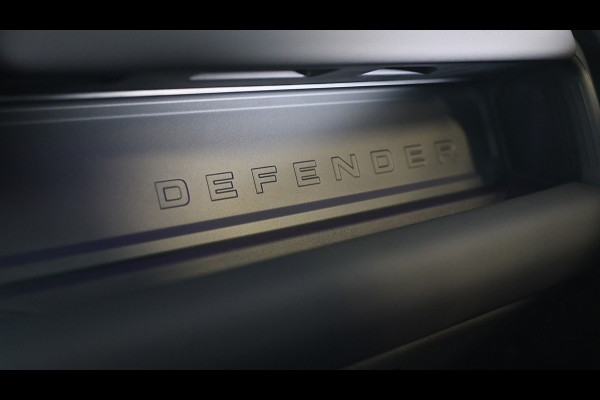 Land Rover Defender 110 2.0 P300e 110 X-Dynamic SE / FACELIFT / Head Up / Memory / Elek Stoelen / Acc / 360 Camera / Open Pano
