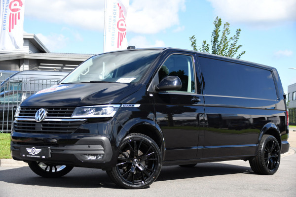 Volkswagen Transporter 2.0 TDI L2H1 30 Bulli Black Edition Virtual, Adaptieve Cruise, Camera, LED, Stoelverwarming, Trekhaak, Automaat, Multimedia, 150pk, Uniek!