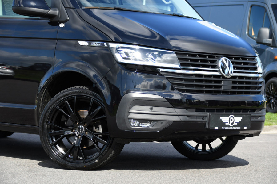 Volkswagen Transporter 2.0 TDI L2H1 30 Bulli Black Edition Virtual, Adaptieve Cruise, Camera, LED, Stoelverwarming, Trekhaak, Automaat, Multimedia, 150pk, Uniek!