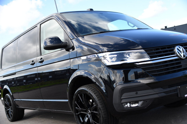 Volkswagen Transporter 2.0 TDI L2H1 30 Bulli Black Edition Virtual, Adaptieve Cruise, Camera, LED, Stoelverwarming, Trekhaak, Automaat, Multimedia, 150pk, Uniek!