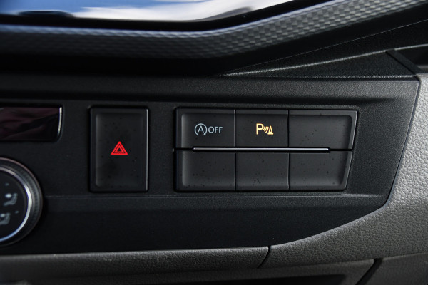 Volkswagen Transporter 2.0 TDI L2H1 30 Bulli Black Edition Virtual, Adaptieve Cruise, Camera, LED, Stoelverwarming, Trekhaak, Automaat, Multimedia, 150pk, Uniek!